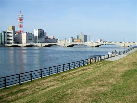 新潟市南区 天気 - 雲の上のピアノが雨を奏でる